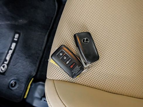 Used 2016 Lexus IS 200t image 63