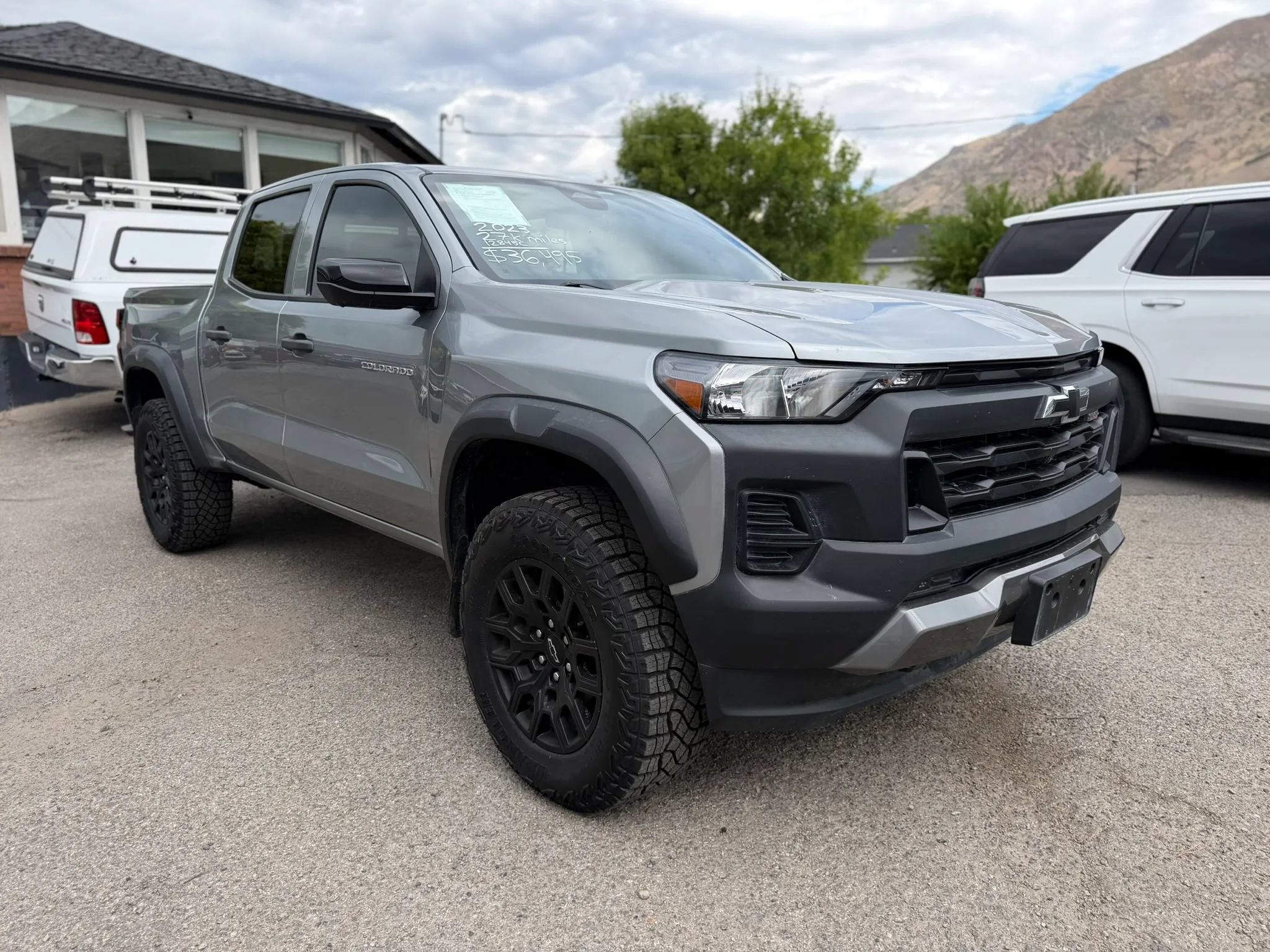 Used 2023 Chevrolet Colorado Trail Boss w/ Technology Package AWD/4WD image 38