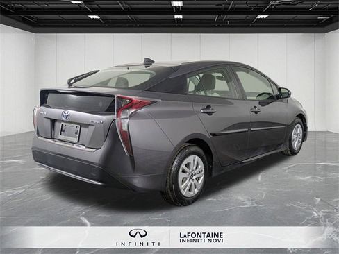 Used 2017 Toyota Prius Two image 5