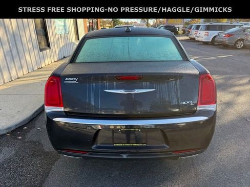 Used 2016 Chrysler 300 C Platinum w/ Safetytec Plus Group image 4