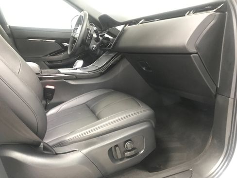 Used 2024 Land Rover Range Rover Evoque S image 10