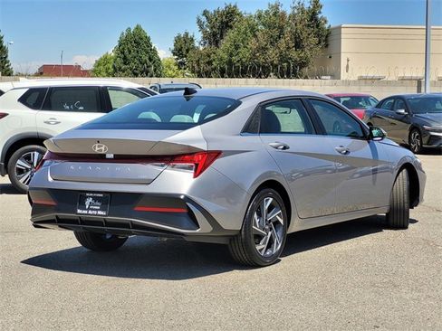 New 2025 Hyundai Elantra Limited image 4