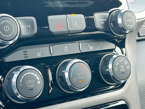 New 2026 RAM 1500 4x4 Crew Cab image 26