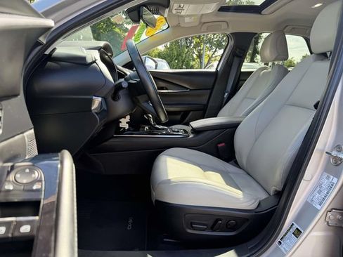 Used 2024 MAZDA CX-30 AWD 2.5 S w/ Preferred Package image 8