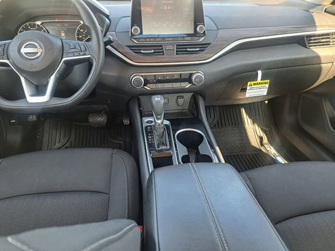 Used 2024 Nissan Altima 2.5 SV image 19