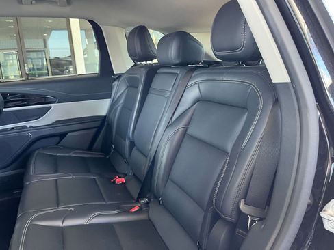 Used 2024 Lincoln Nautilus Premier image 25