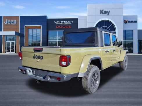 New 2026 Jeep Gladiator Sport AWD/4WD image 5