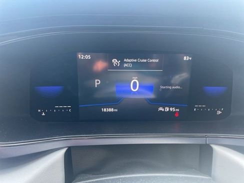 Used 2023 Volkswagen Taos SE image 9