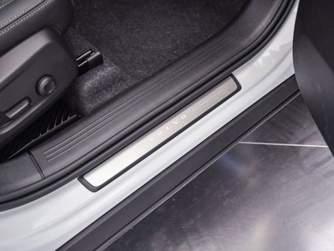 New 2026 Volvo XC40 B5 Ultra w/ Climate Package image 17