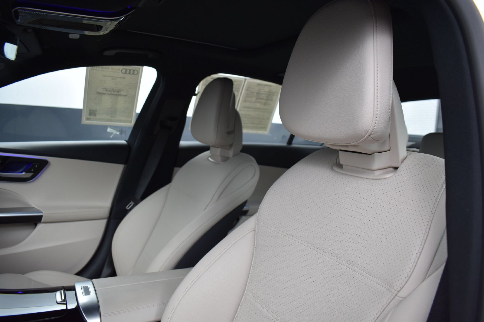 Used 2025 Mercedes-Benz C 300 4MATIC Sedan image 8