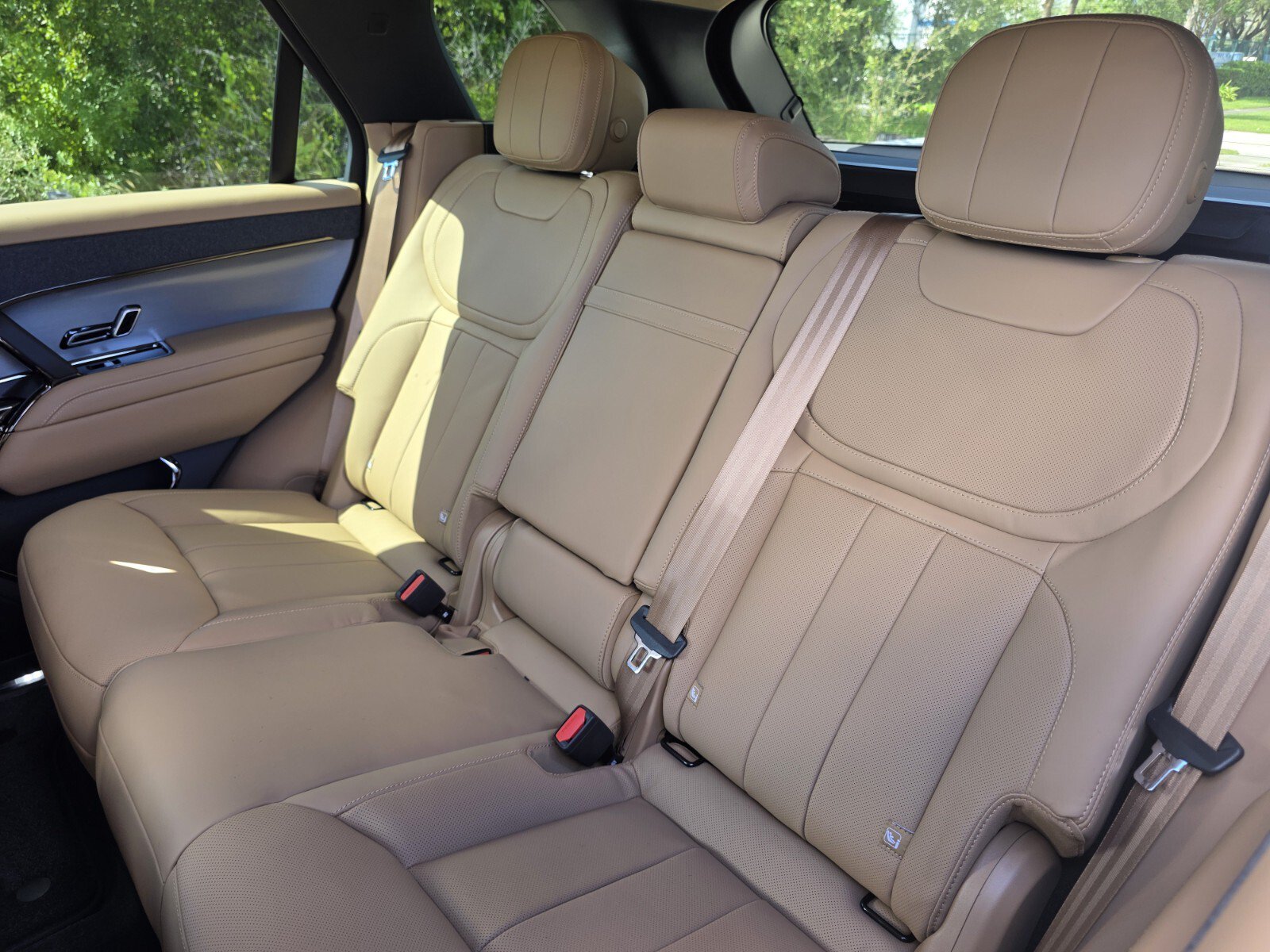 New 2027 Land Rover Range Rover Sport SE AWD/4WD image 13
