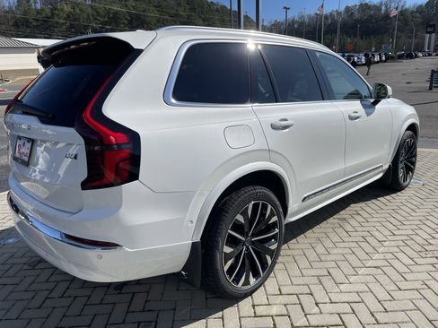New 2026 Volvo XC90 B6 Ultra w/ Lounge Package image 4