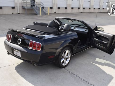 Used 2009 Ford Mustang GT image 24