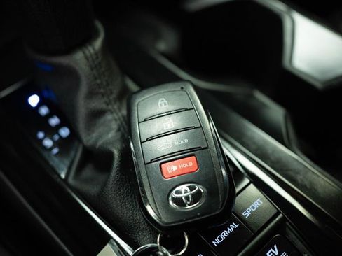 Used 2025 Toyota Camry LE image 23