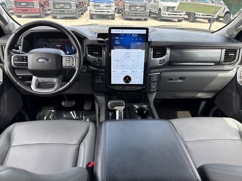 Used 2025 Ford F150 Lightning Flash AWD/4WD image 6