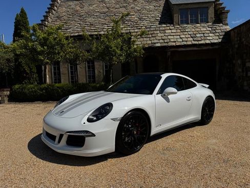 Used 2016 Porsche 911 image 2