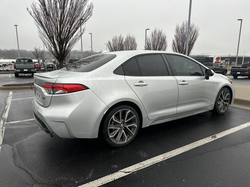 Used 2021 Toyota Corolla SE w/ SE Premium Package image 10