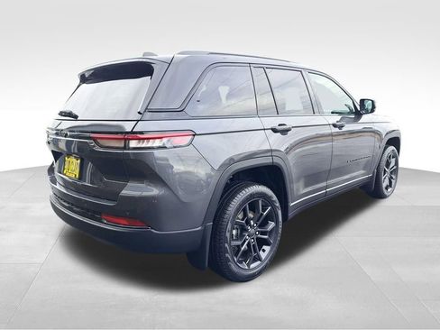 New 2025 Jeep Grand Cherokee Limited w/ MOPAR Finishing Package AWD/4WD image 6