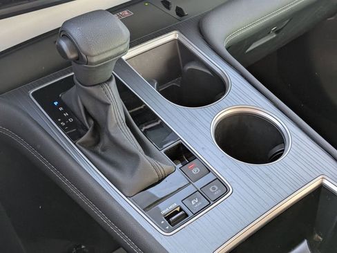 Used 2025 Toyota Sienna LE image 19