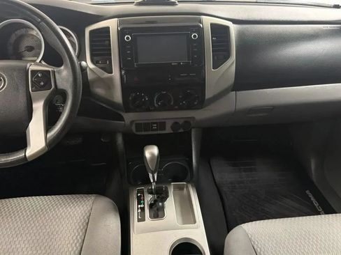 Used 2014 Toyota Tacoma PreRunner w/ SR5 Package RWD image 15