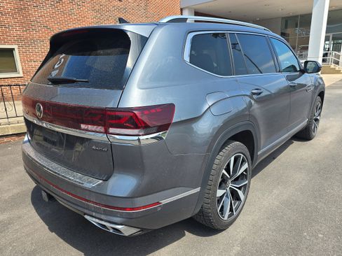 Used 2024 Volkswagen Atlas SEL Premium R-Line image 7