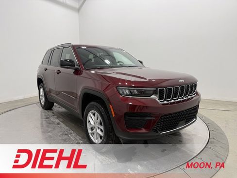 New 2026 Jeep Grand Cherokee Laredo image 1