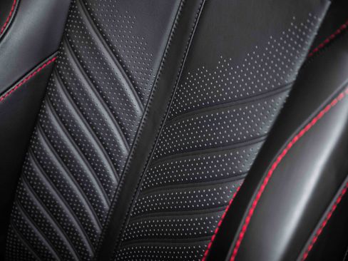 Used 2023 Aston Martin V12 Vantage Roadster image 29