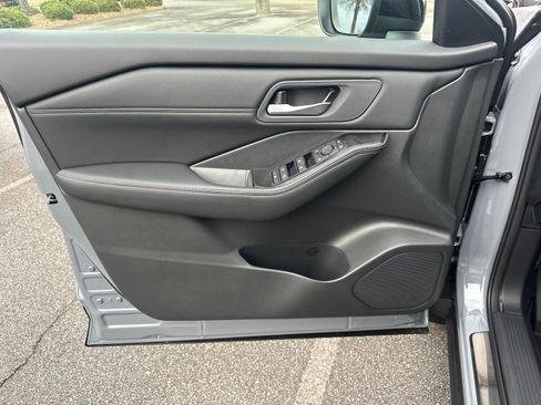 New 2026 Nissan Rogue SV FWD image 10