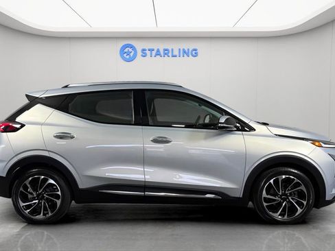 Used 2023 Chevrolet Bolt EUV Premier FWD image 12
