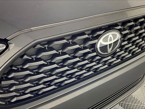 Used 2024 Toyota Corolla Cross L AWD/4WD image 31