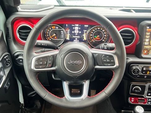 Used 2023 Jeep Wrangler Rubicon image 18