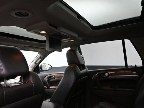 Used 2011 Buick Enclave CXL image 22