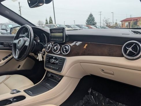 Used 2014 Mercedes-Benz CLA 250 image 21