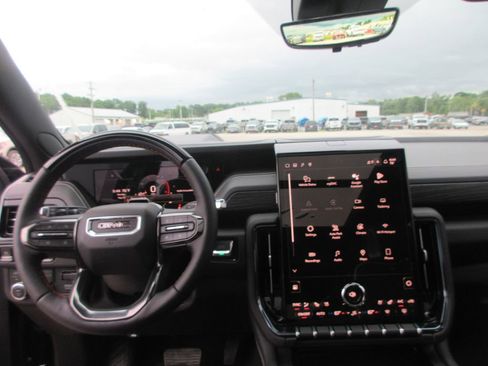 New 2026 GMC Yukon AT4 Ultimate AWD/4WD image 16