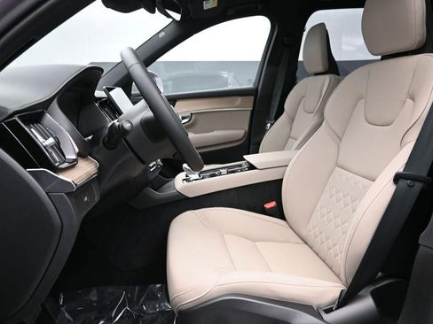 New 2026 Volvo XC90 B6 Plus w/ Protection Package Premier image 8