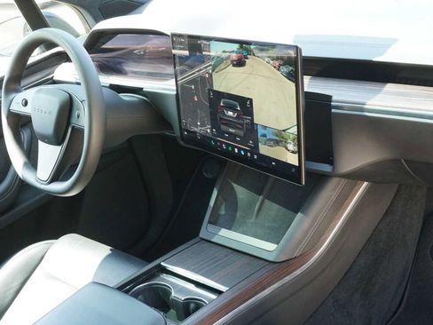 Used 2024 Tesla Model X AWD/4WD image 11