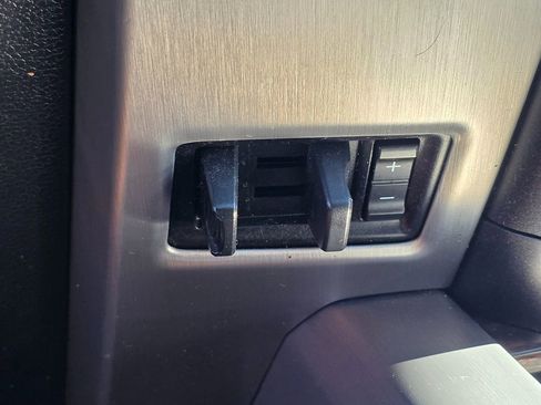 Used 2015 Ford F150 Platinum w/ Equipment Group 701A Luxury image 42