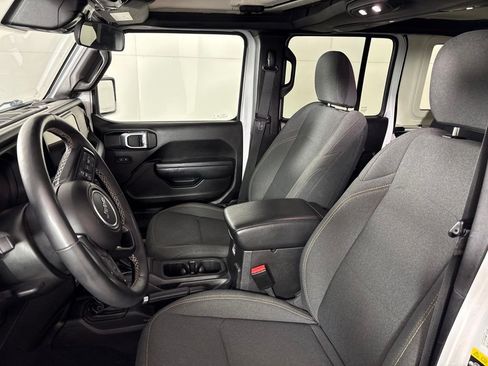 Used 2025 Jeep Wrangler Unlimited Sport AWD/4WD image 28