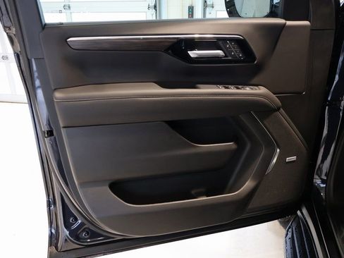 New 2025 Chevrolet Suburban Premier image 12