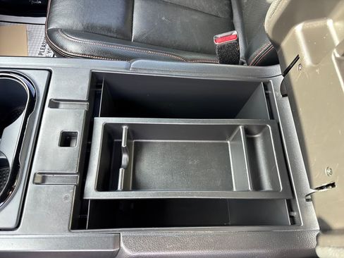 Used 2024 Nissan Titan PRO-4X w/ Pro-4x Convenience Package image 27