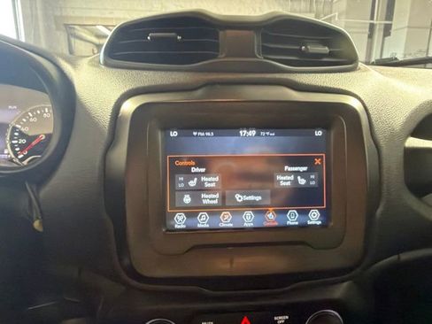 Used 2021 Jeep Renegade Latitude w/ Convenience Group AWD/4WD image 23
