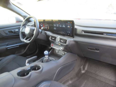 Used 2025 Ford Mustang Dark Horse image 18