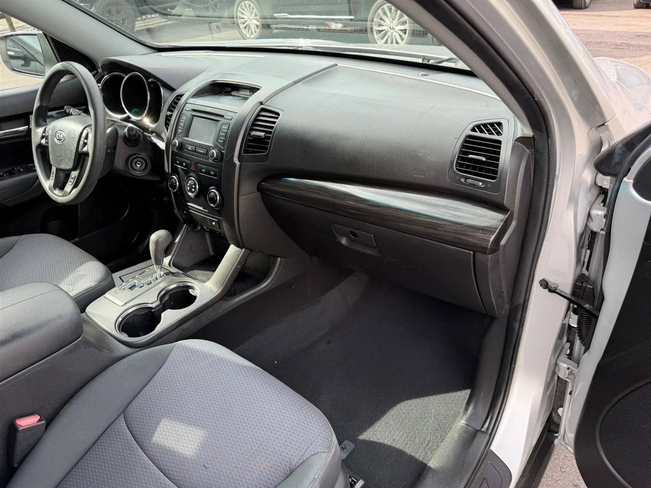Used 2013 Kia Sorento LX FWD image 28