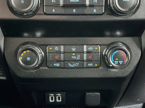 Used 2019 Ford F150 XLT w/ Equipment Group 302A Luxury AWD/4WD image 17