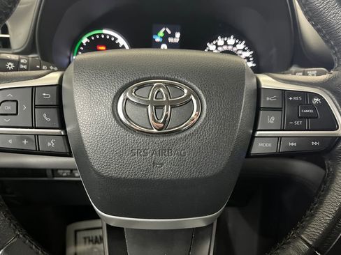 Used 2024 Toyota Sienna XLE image 56