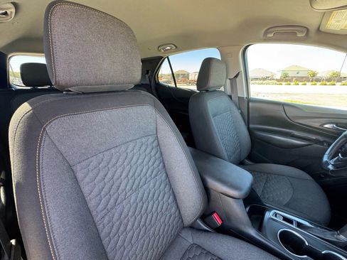 Used 2018 Chevrolet Equinox LT FWD image 38