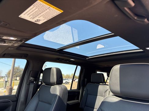 Certified 2023 GMC Yukon XL SLT image 10