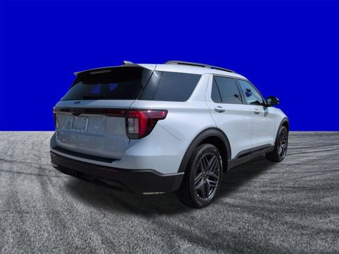 New 2026 Ford Explorer ST-Line w/ ST-Line Street Pack AWD/4WD image 4