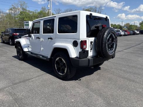 Used 2014 Jeep Wrangler Unlimited Sahara AWD/4WD image 5
