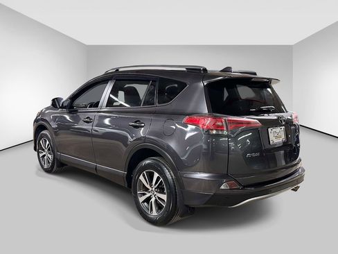 Used 2018 Toyota RAV4 XLE image 3